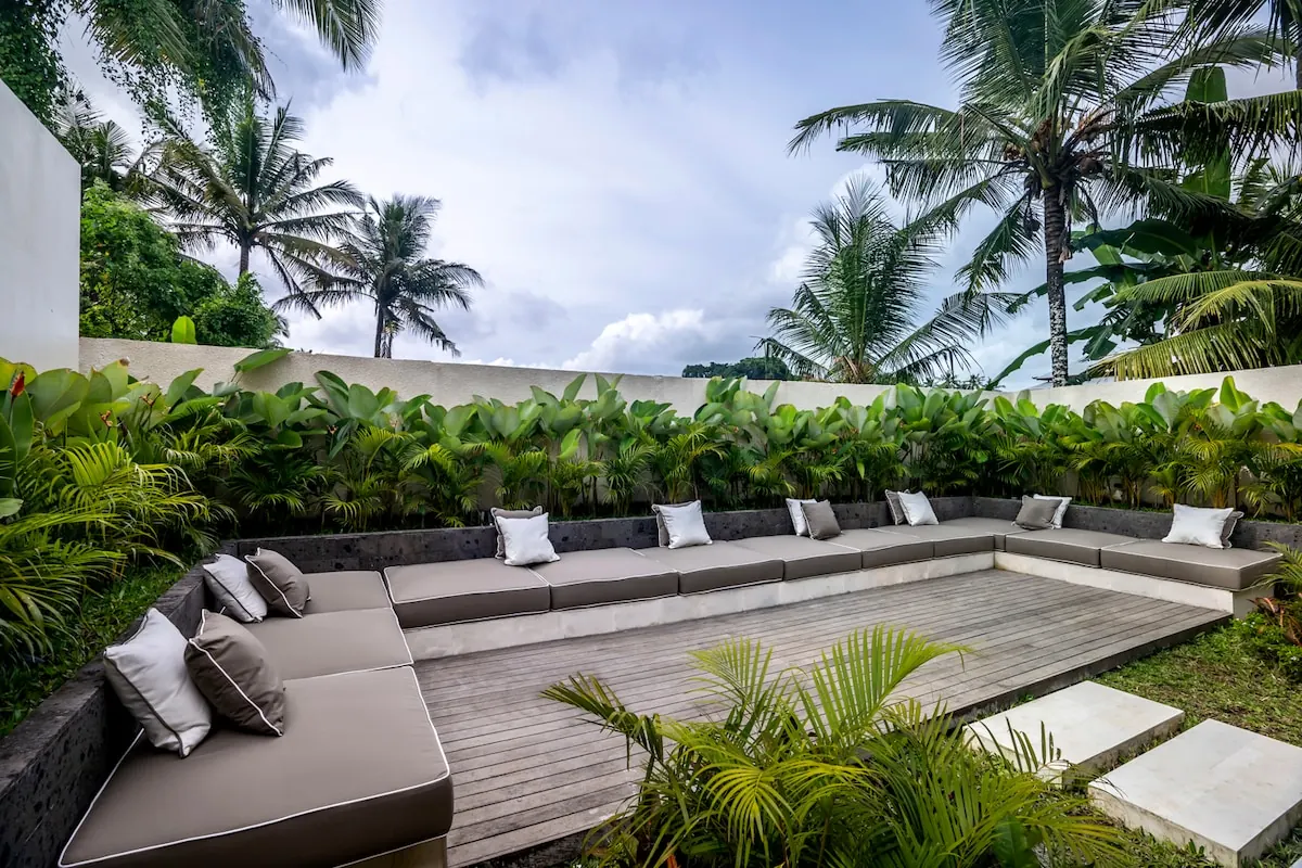 10 BR Tropical-Modern Pool Estate Ubud — 10BR Estate Rental in Ubud — image 6