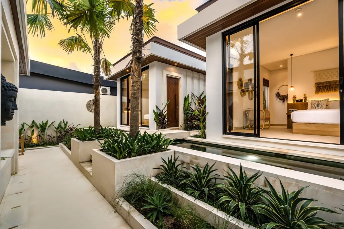 2 BR Tropical-Modern Infinity-Pool Villa Ubud — 2BR Villa Rental in Ubud — image 9
