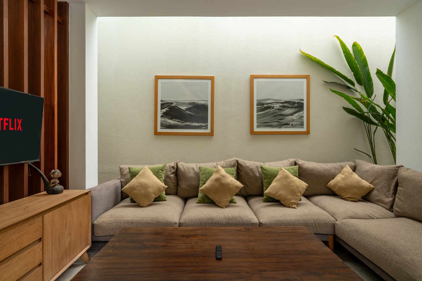 Elegant 4BR Berawa Villa | Pool, Near Beaches in Canggu, Bali — image 17