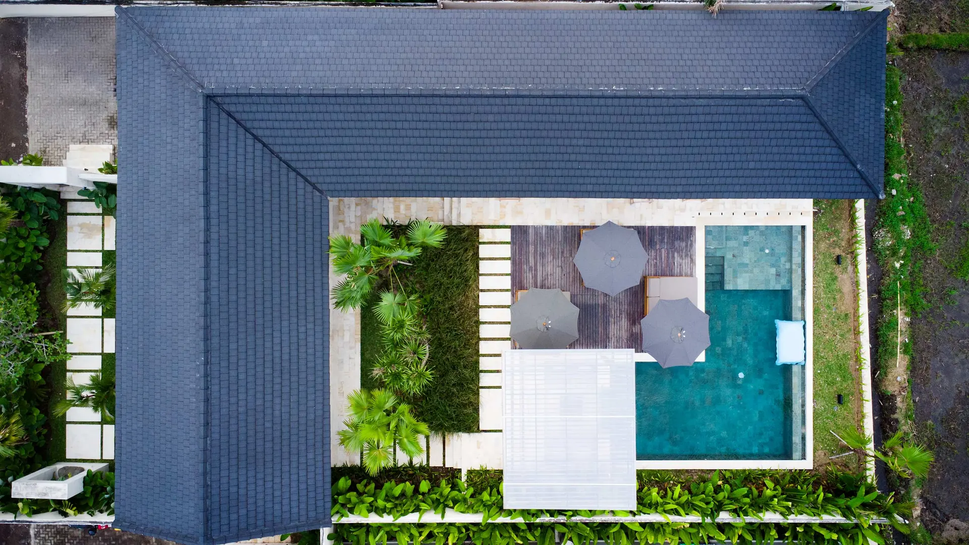 3 BR Rice-Field Infinity-Pool Villa Ubud — 3BR Villa Rental in Ubud — image 9