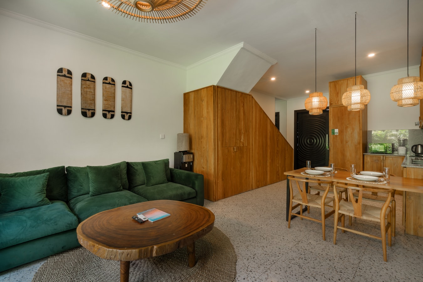Beachtown Berawa 2BR Pool Villa | Near Cafe in Tibubeneng, Bali — image 5