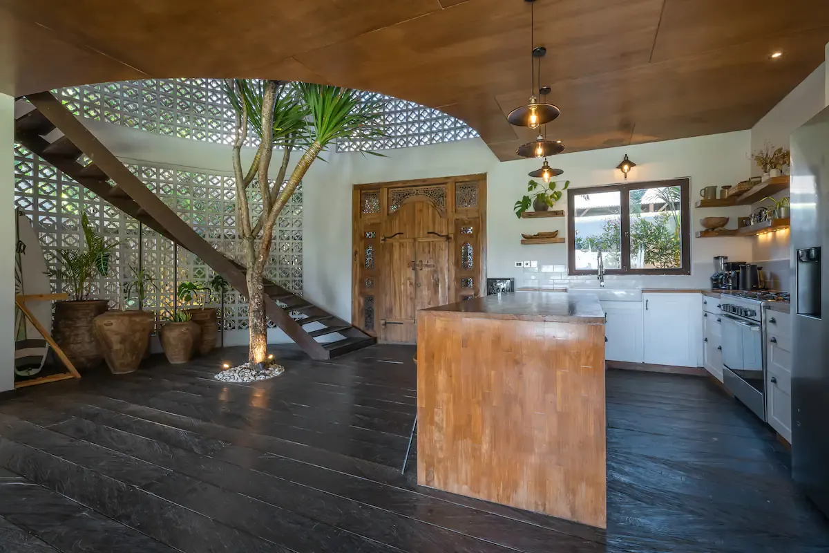 6 BR Private Pool Villa Canggu — 6BR Villa Rental in Canggu — image 12
