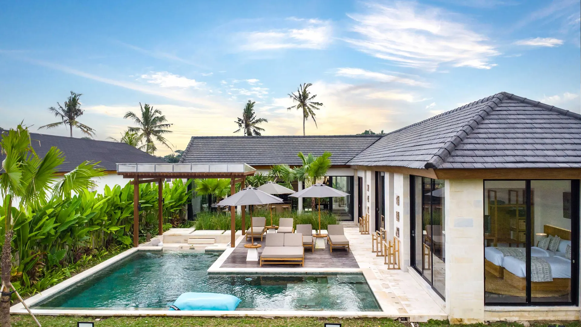 3 BR Rice-Field Infinity-Pool Villa Ubud — 3BR Villa Rental in Ubud — image 5