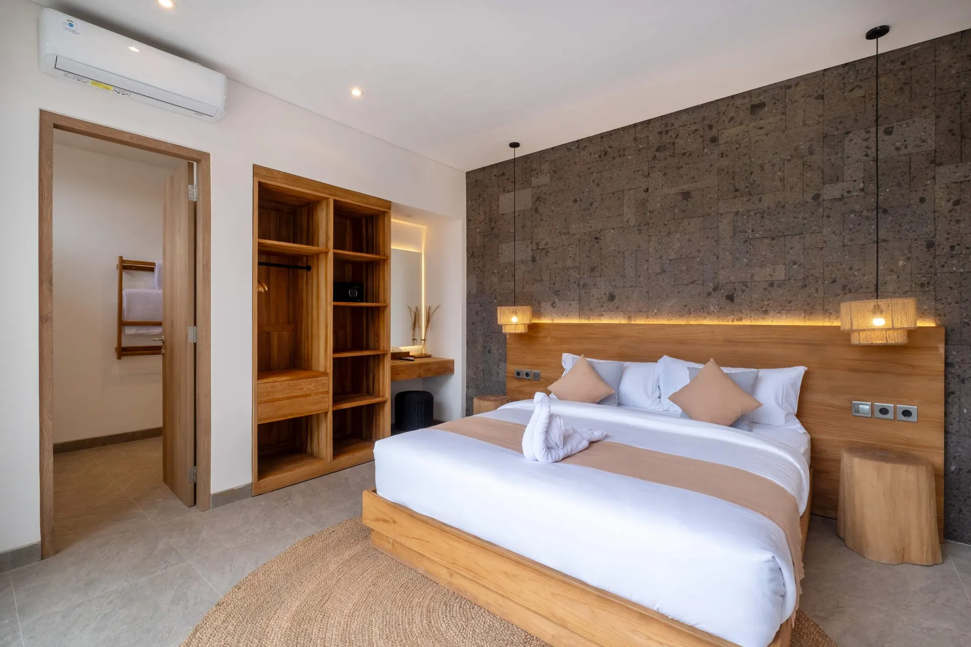 4 BR Glass Pavilion Retreat Ubud — 4BR Villa Rental in Ubud — image 1
