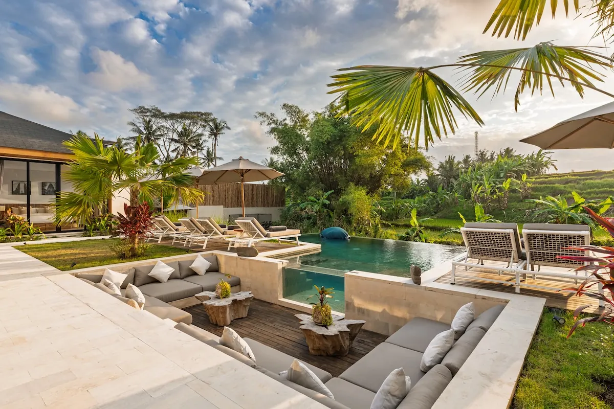 6 BR Rice-Field Infinity-Pool Villa Ubud — 6BR Villa Rental in Ubud — image 6