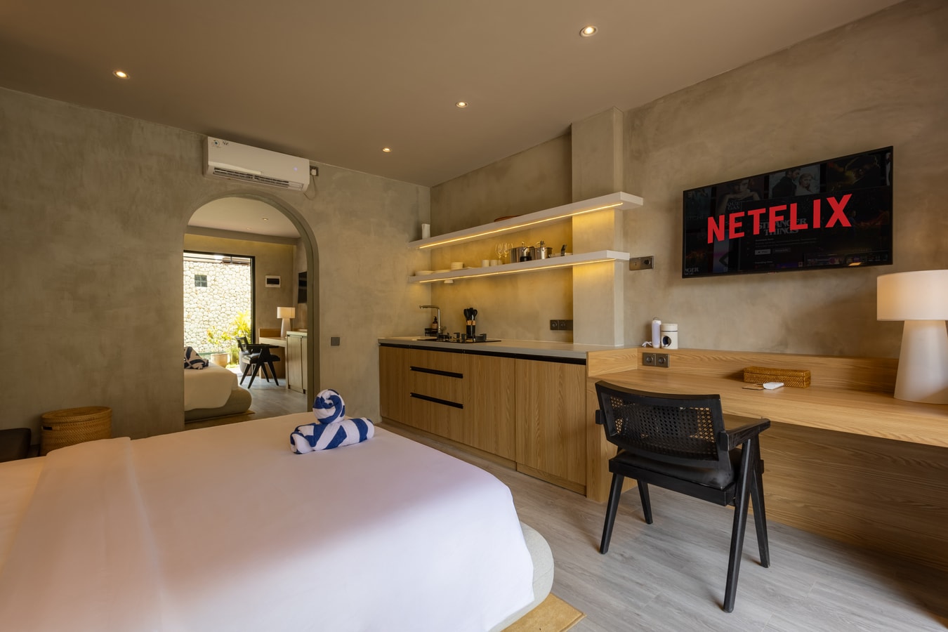 Sleek 1BR Studio with Pool | 10 Mins to Ridge Walk - Ubud, Bali