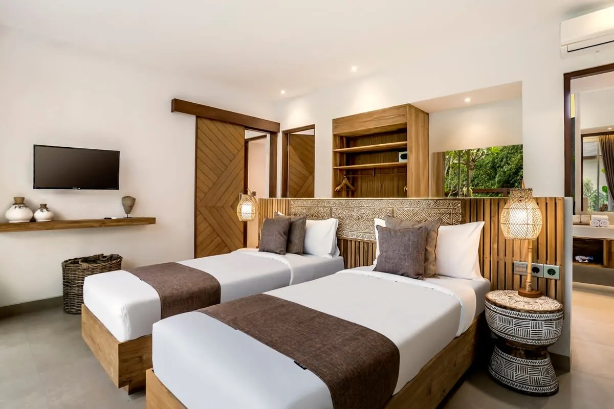 5 BR Jungle-View Pool Retreat Ubud — 5BR Villa Rental in Ubud — image 10