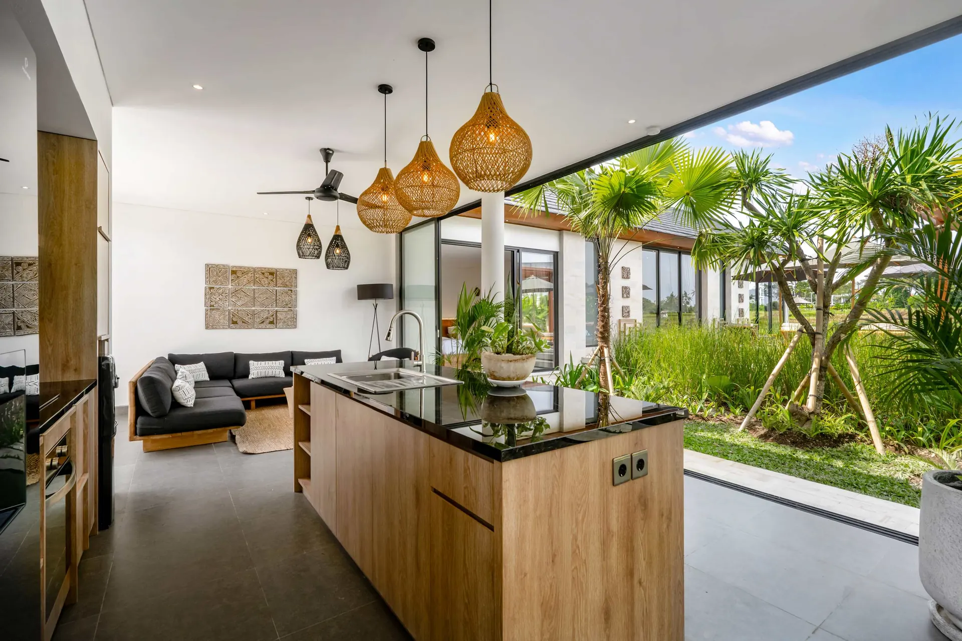 3 BR Rice-Field Infinity-Pool Villa Ubud — 3BR Villa Rental in Ubud — image 15