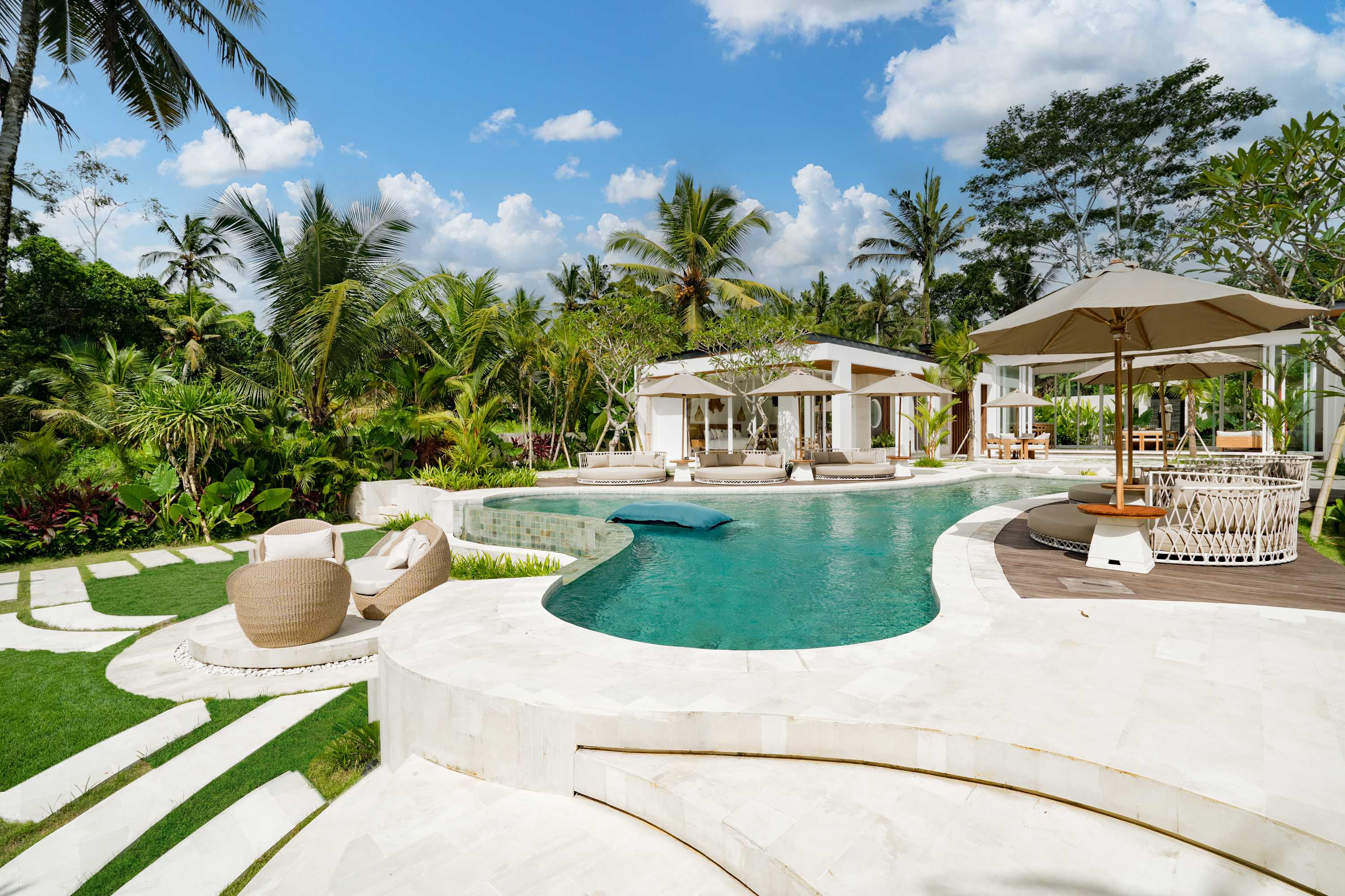 Garden Villa Kasih · 6BR · Ubud — 6BR Villa Rental in Ubud — image 4