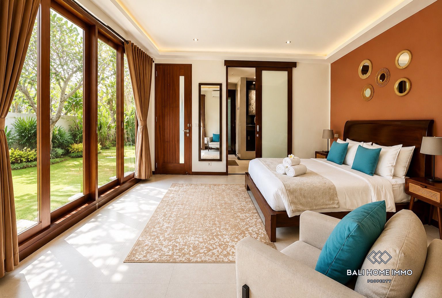 Joglo Style 4 Bedroom Villa for rent in Padonan Canggu Bali — image 7