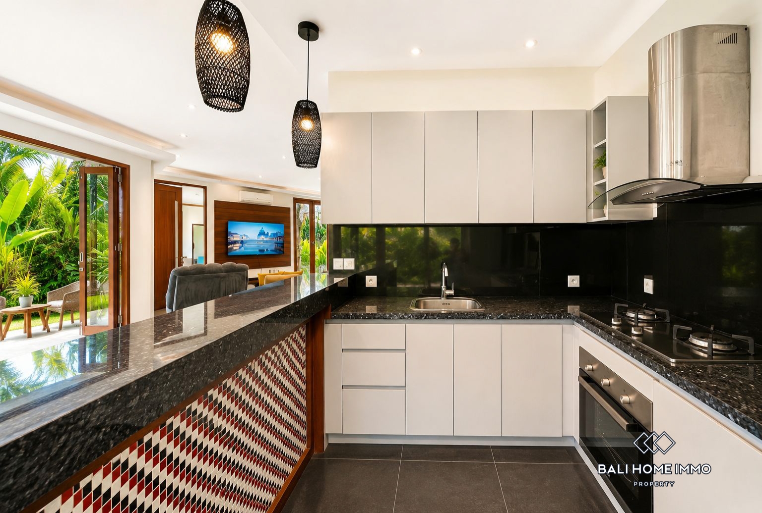 Joglo Style 4 Bedroom Villa for rent in Padonan Canggu Bali — image 5