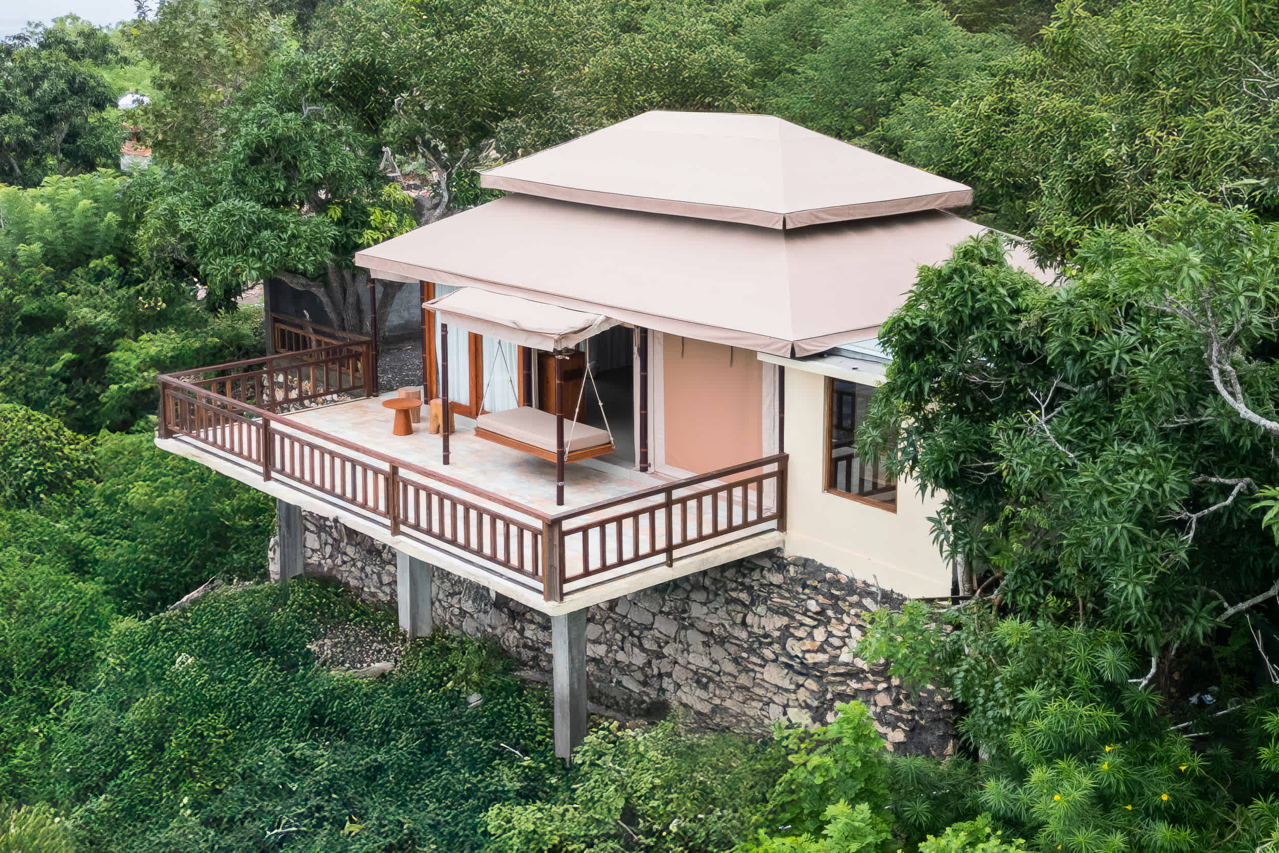 Villa DSunset Tent in Nusa Penida — image 1