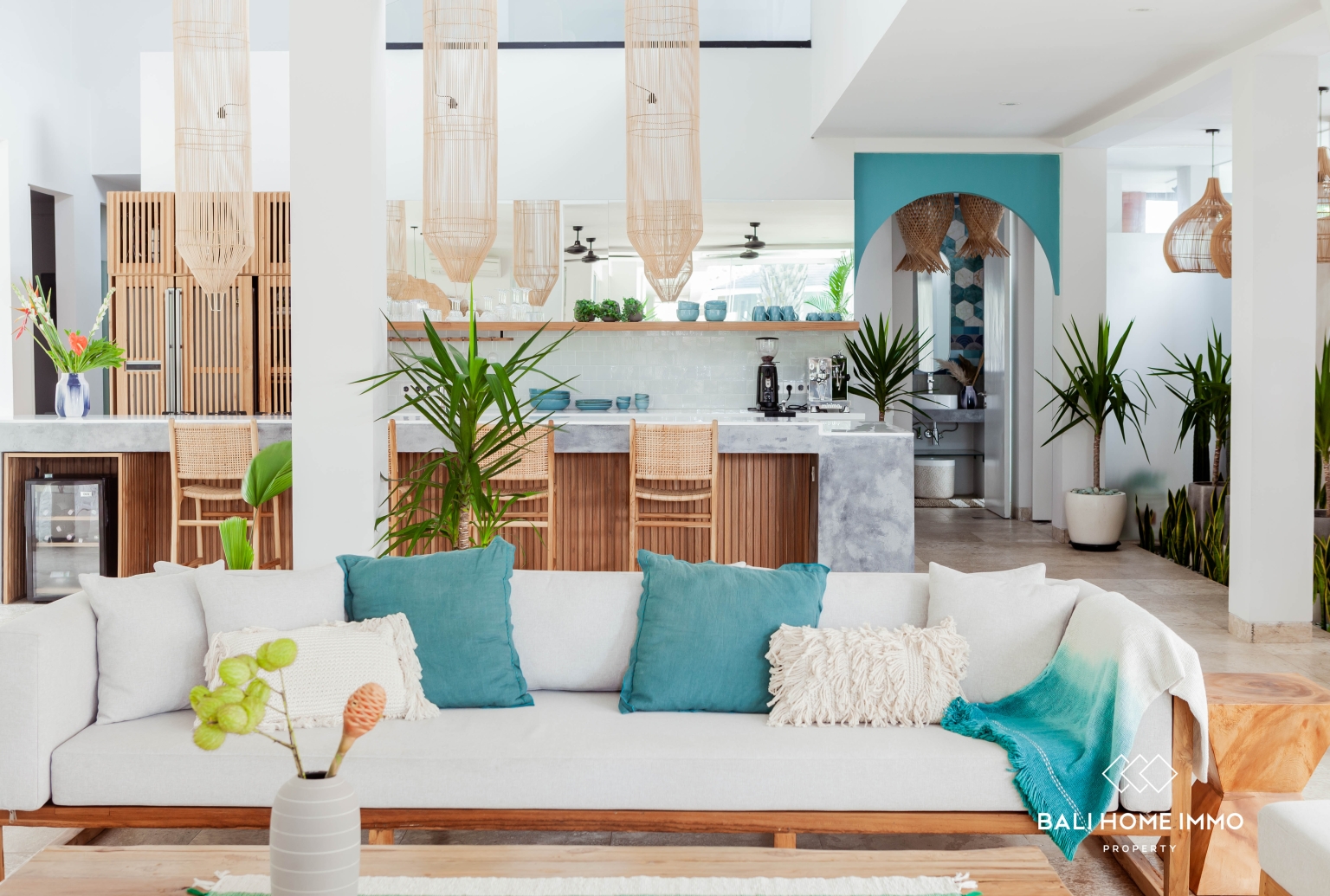 Luxury 6-Bedroom Family Villa with Private Pool or Yearly Rental in Berawa — image 3