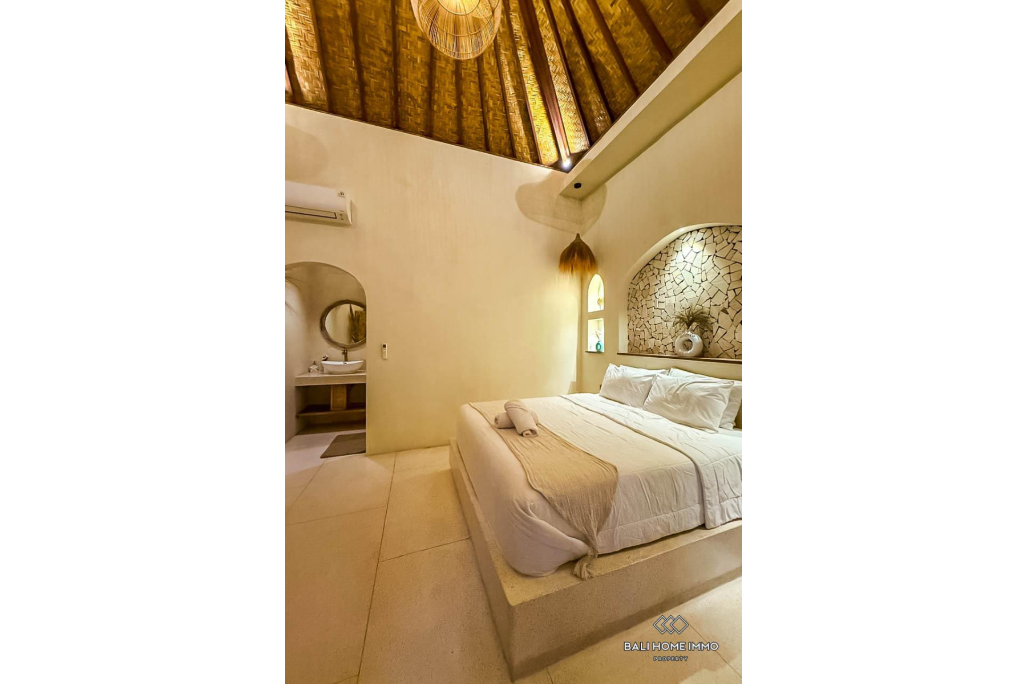 MEDITERRANEAN 3 BEDROOMS VILLA FOR MONTHLY RENTAL IN BALI - BALANGAN — image 8