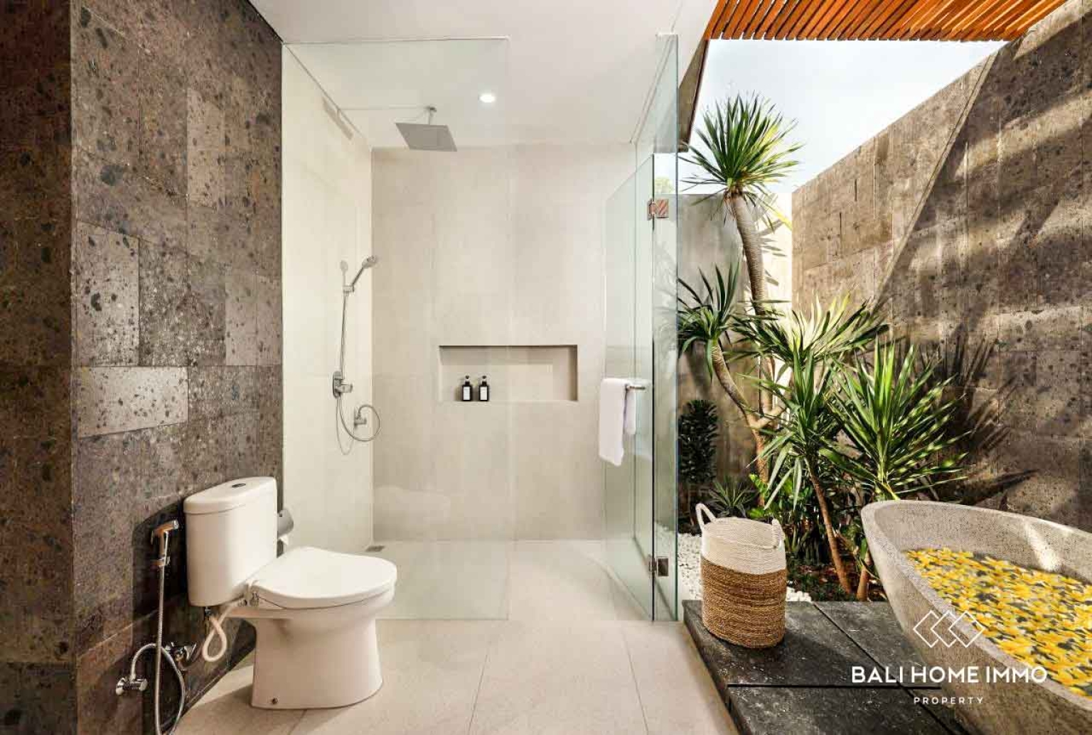Modern 3 Bedroom Family Villa for Rent in Canggu Berawa — image 15