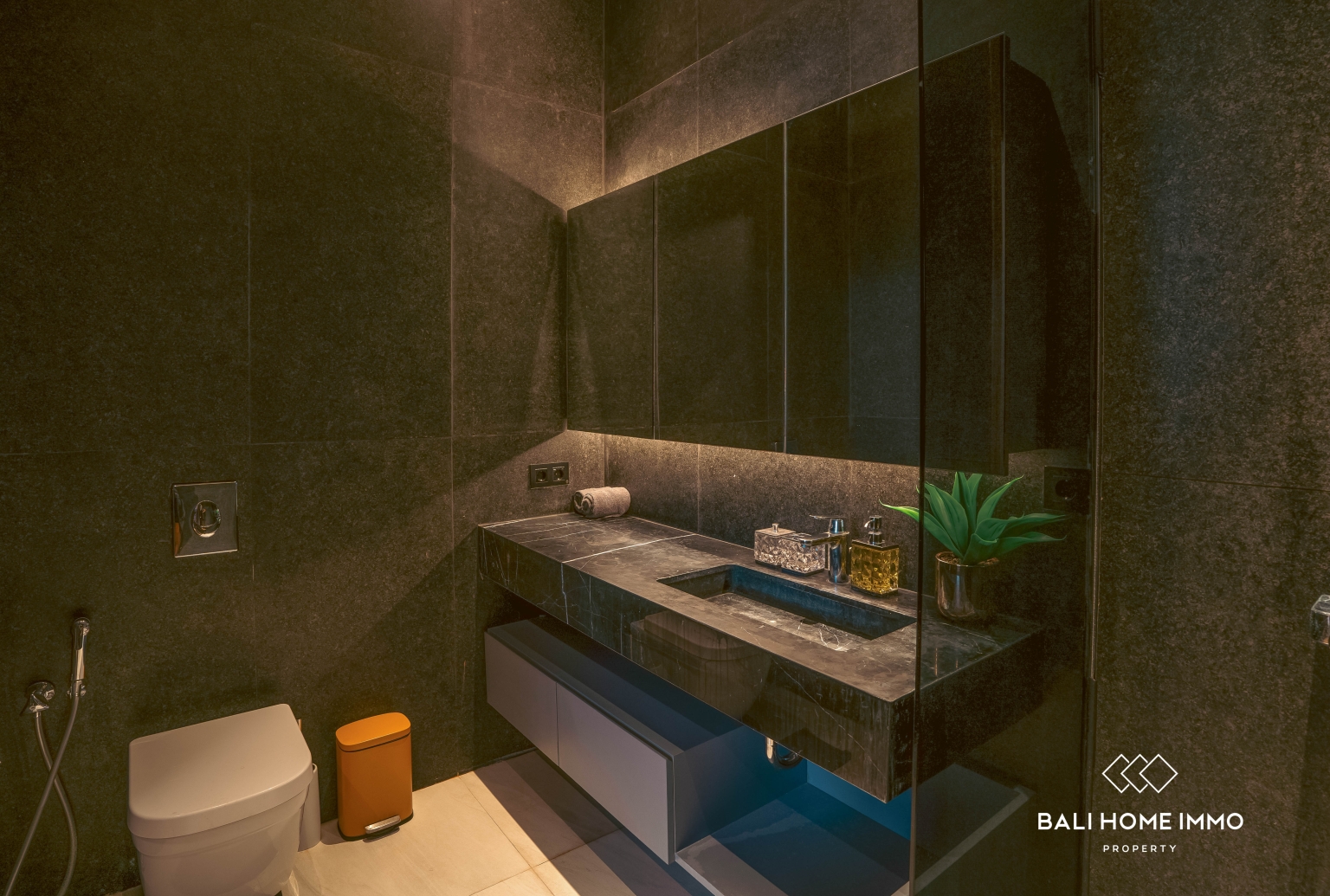 Modern 3 Bedrooms Villa for Rent in Umalas — image 7