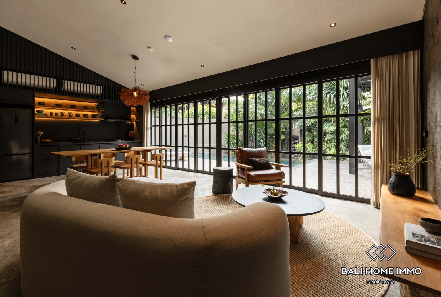 Modern Luxury 2 Bedroom Villa For Rent in Pererenan Beachside — image 3