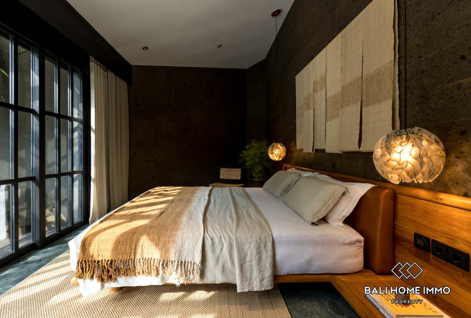 Modern Luxury 2 Bedroom Villa For Rent in Pererenan Beachside — image 11