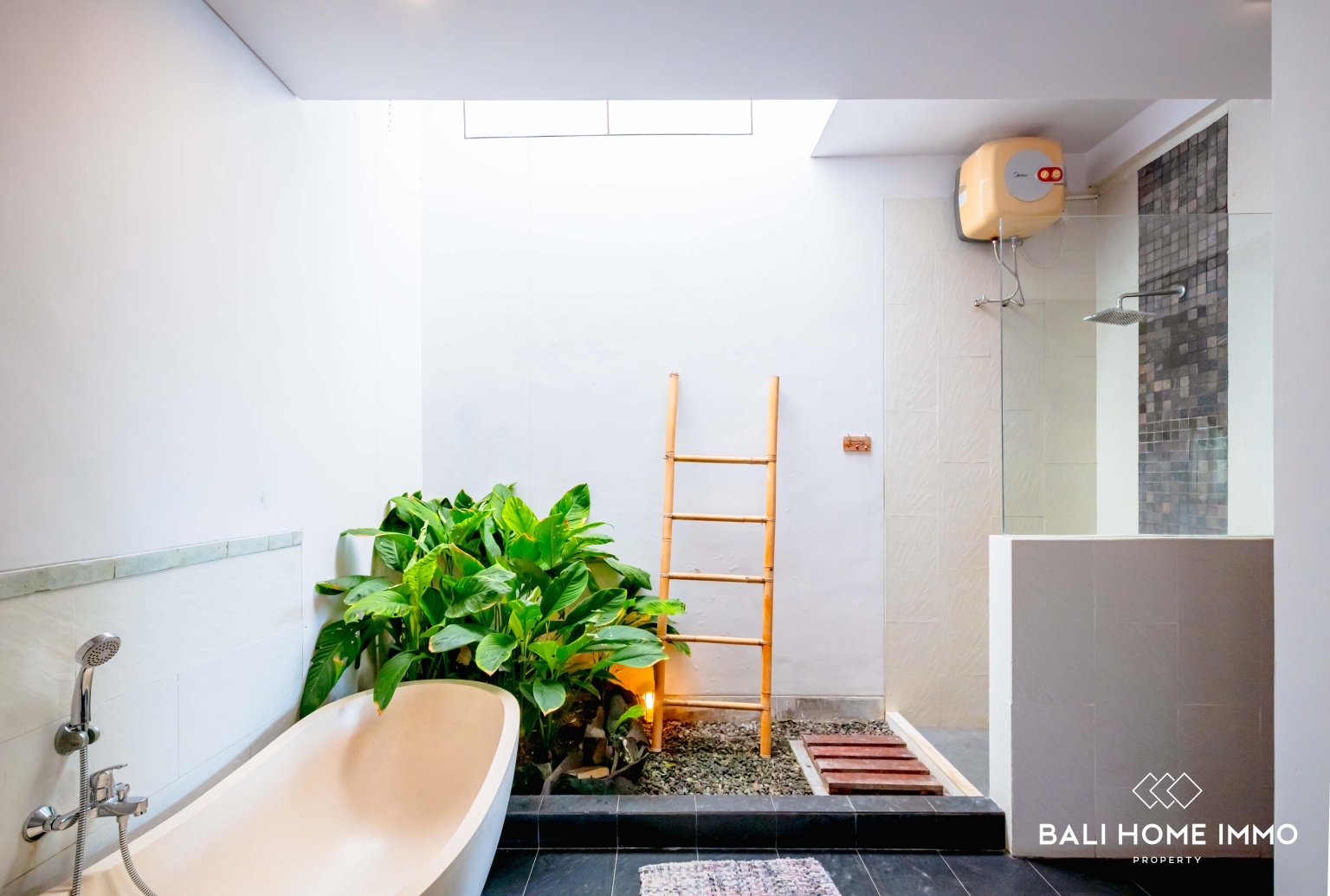 PEACEFUL 1 BEDROOM VILLA FOR YEARLY & MONTHLY RENTAL IN BALI - UNGASAN — image 14