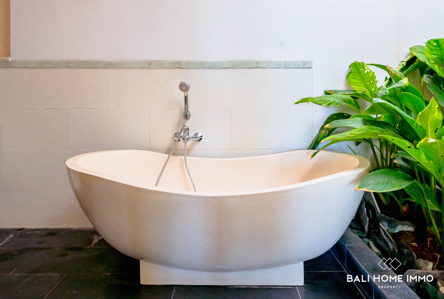 PEACEFUL 1 BEDROOM VILLA FOR YEARLY & MONTHLY RENTAL IN BALI - UNGASAN — image 15