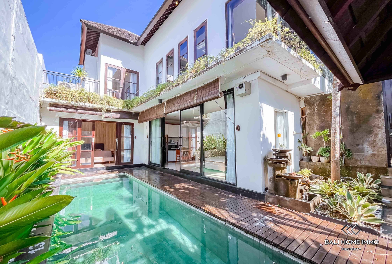 PEACEFUL 3 BEDROOMS VILLA FOR YEARLY AND MONTHLY RENTAL IN BALI - JIMBARAN