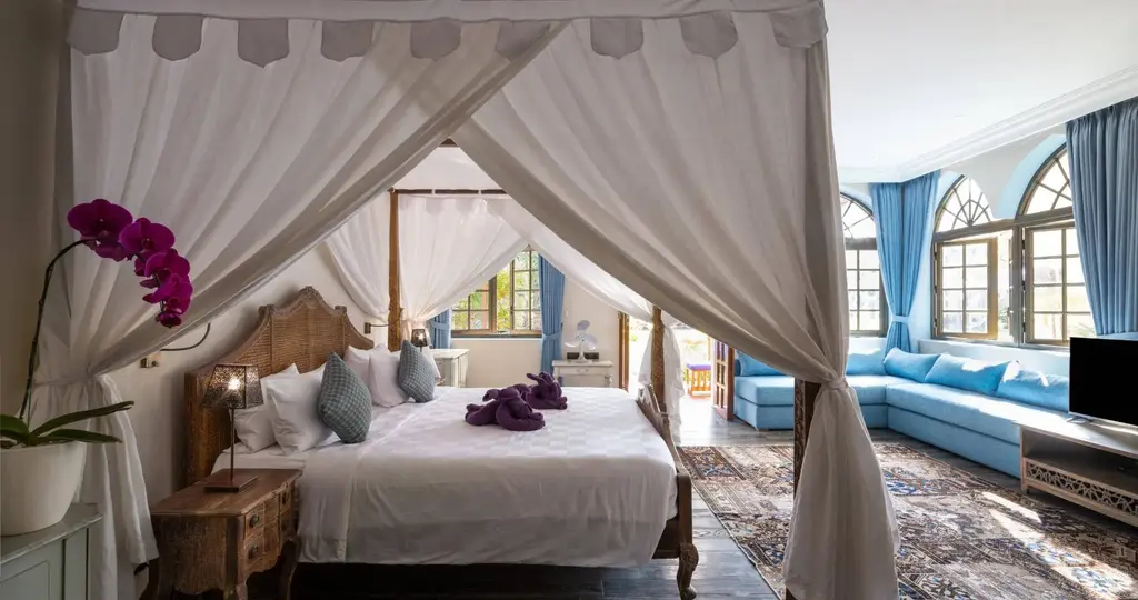 Villa Sayang d’amour | 6-Bedroom | Seminyak, Bali — image 16