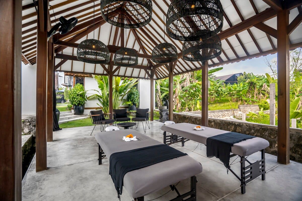 Villa Bloom - Gladak in Canggu — image 2