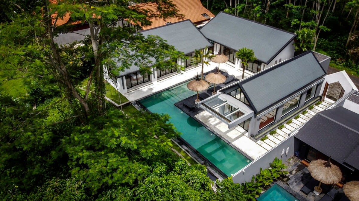 Villa Waterfall in Ubud — image 6