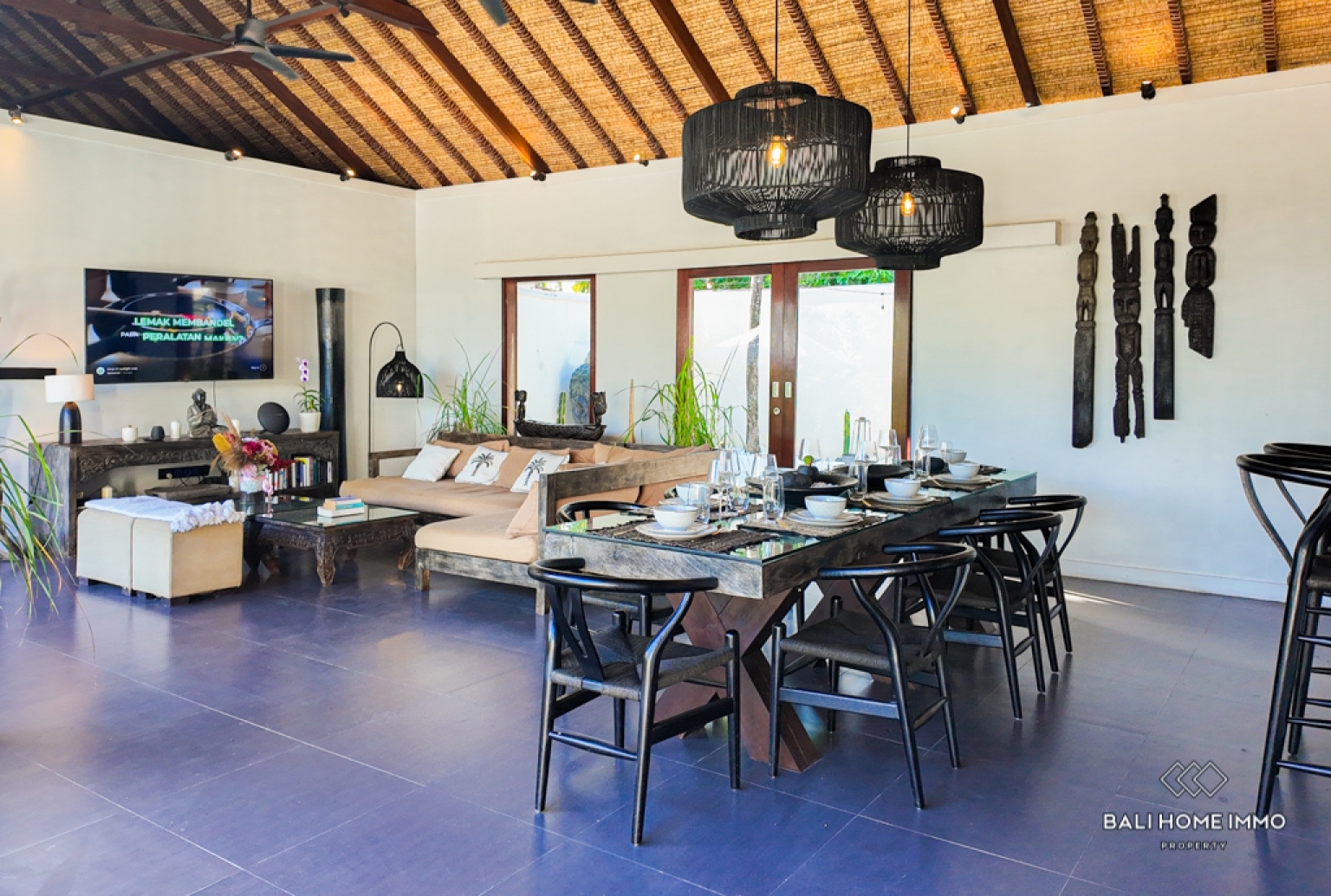 Quiet Place 4 Bedroom Villa for Rental in Bali Canggu Residential Side — image 3