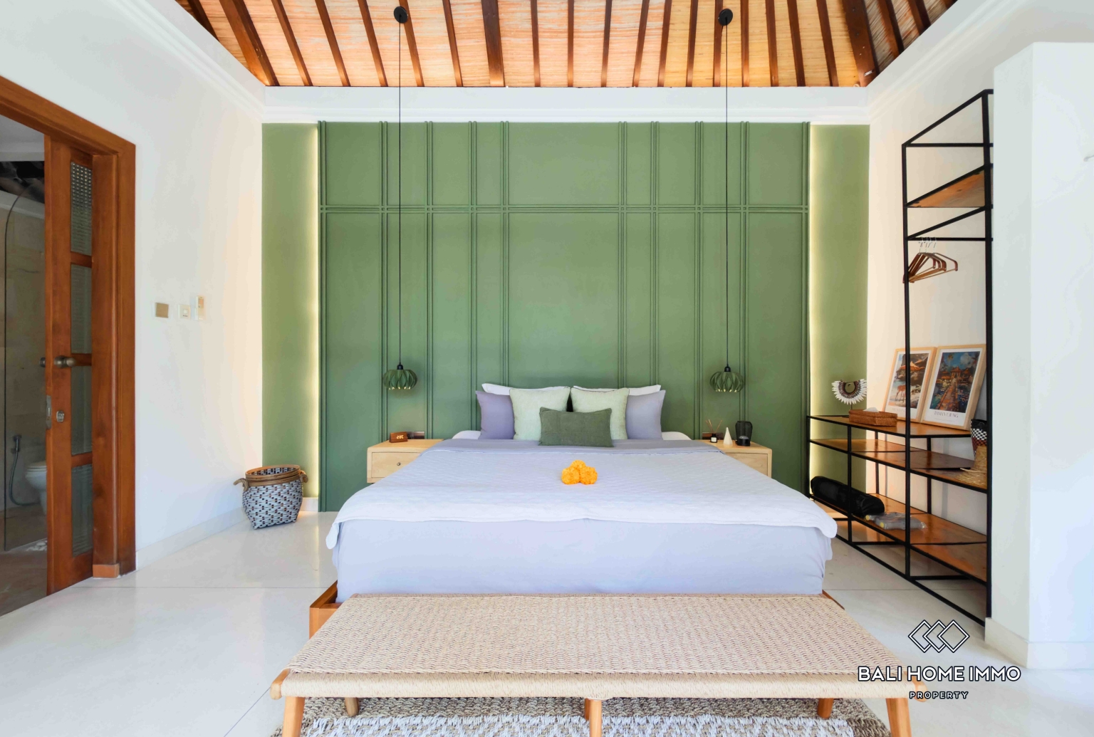 Ricefield View 3 Bedroom Villa for Rent in Bali Canggu Batu Bolong — image 17