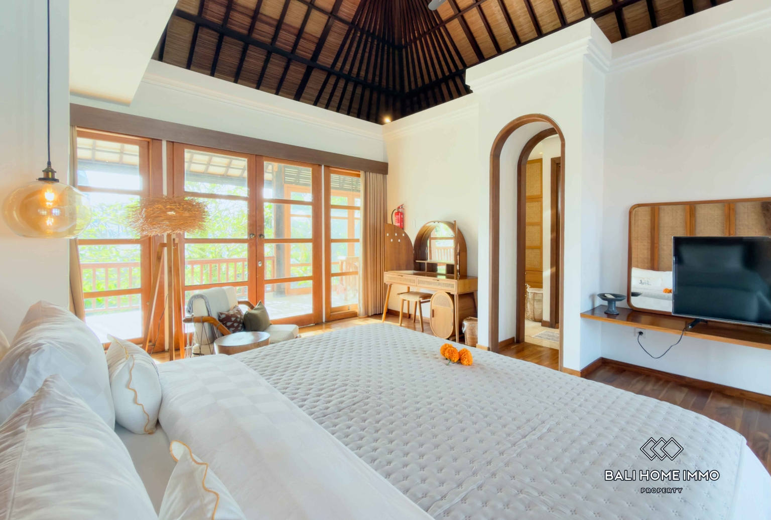 Ricefield View 3 Bedroom Villa for Rent in Bali Canggu Batu Bolong — image 14