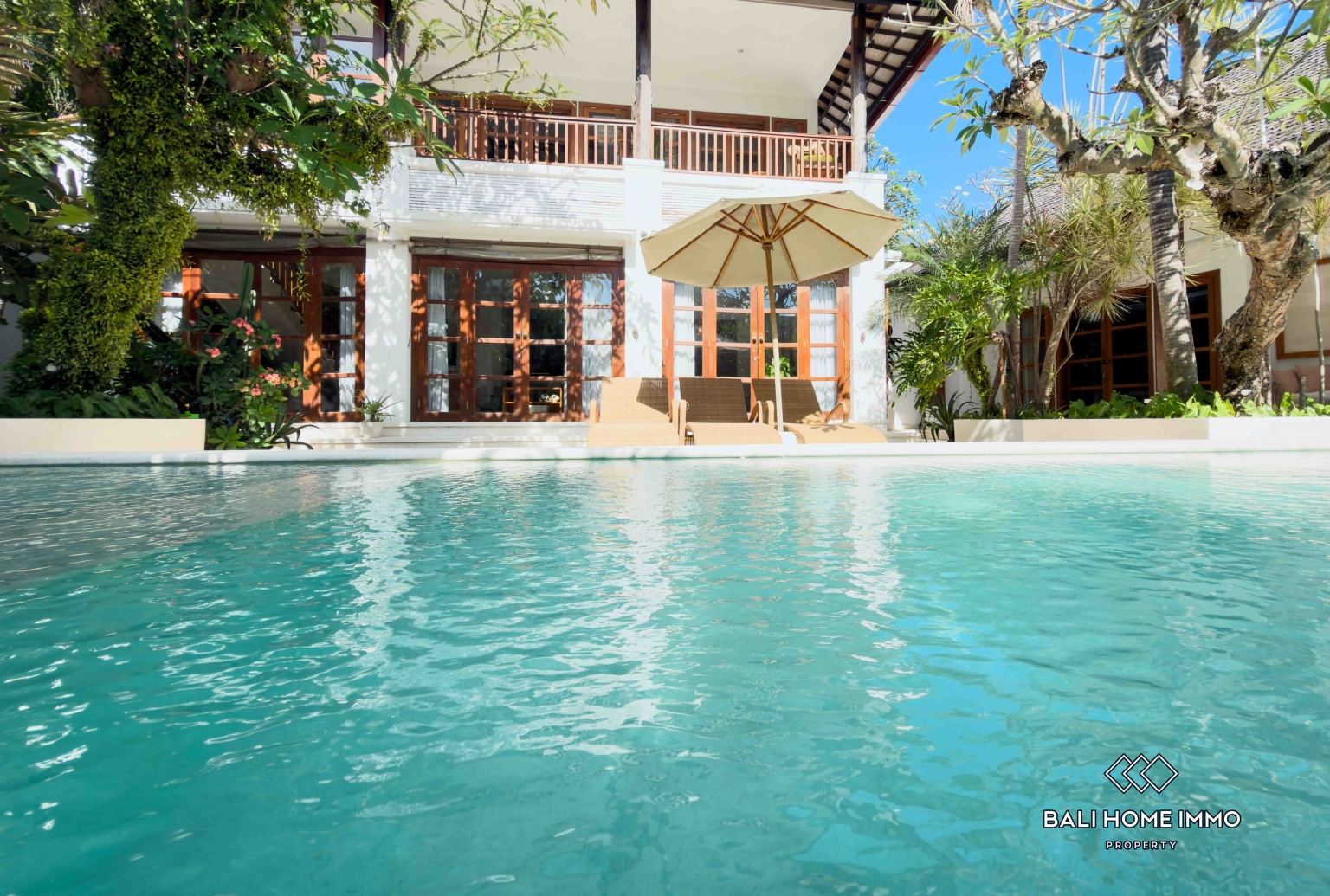 Ricefield View 3 Bedroom Villa for Rent in Bali Canggu Batu Bolong — image 1