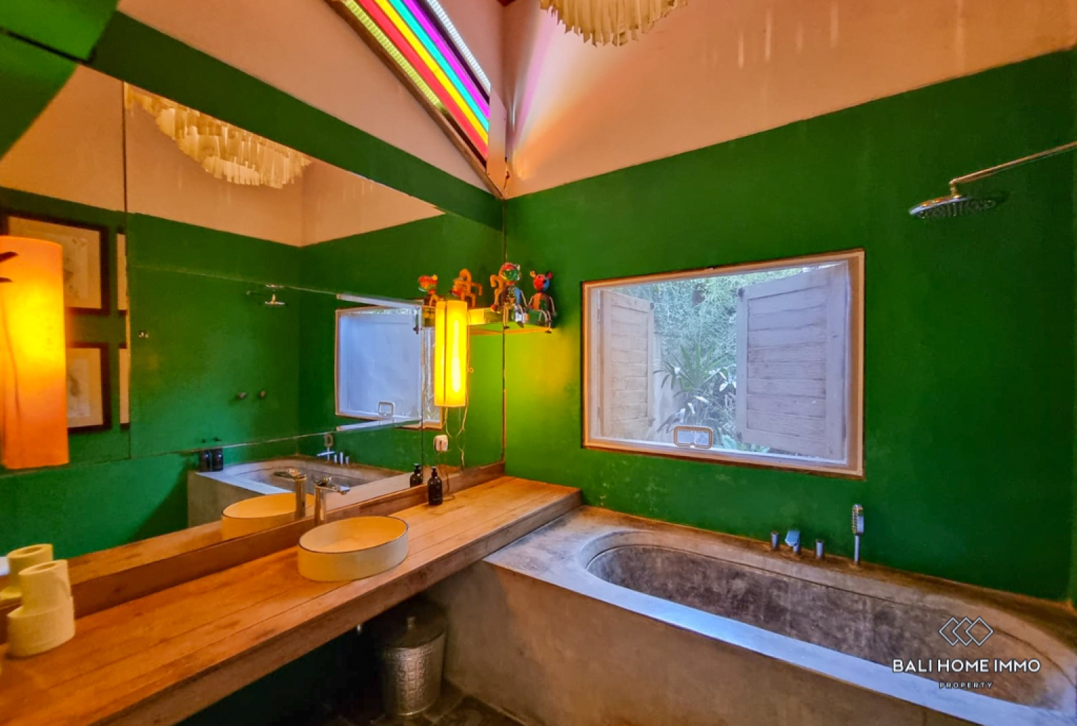 Ricefield View Spacious 5 Bedroom Villa for Rental in Bali Berawa — image 18