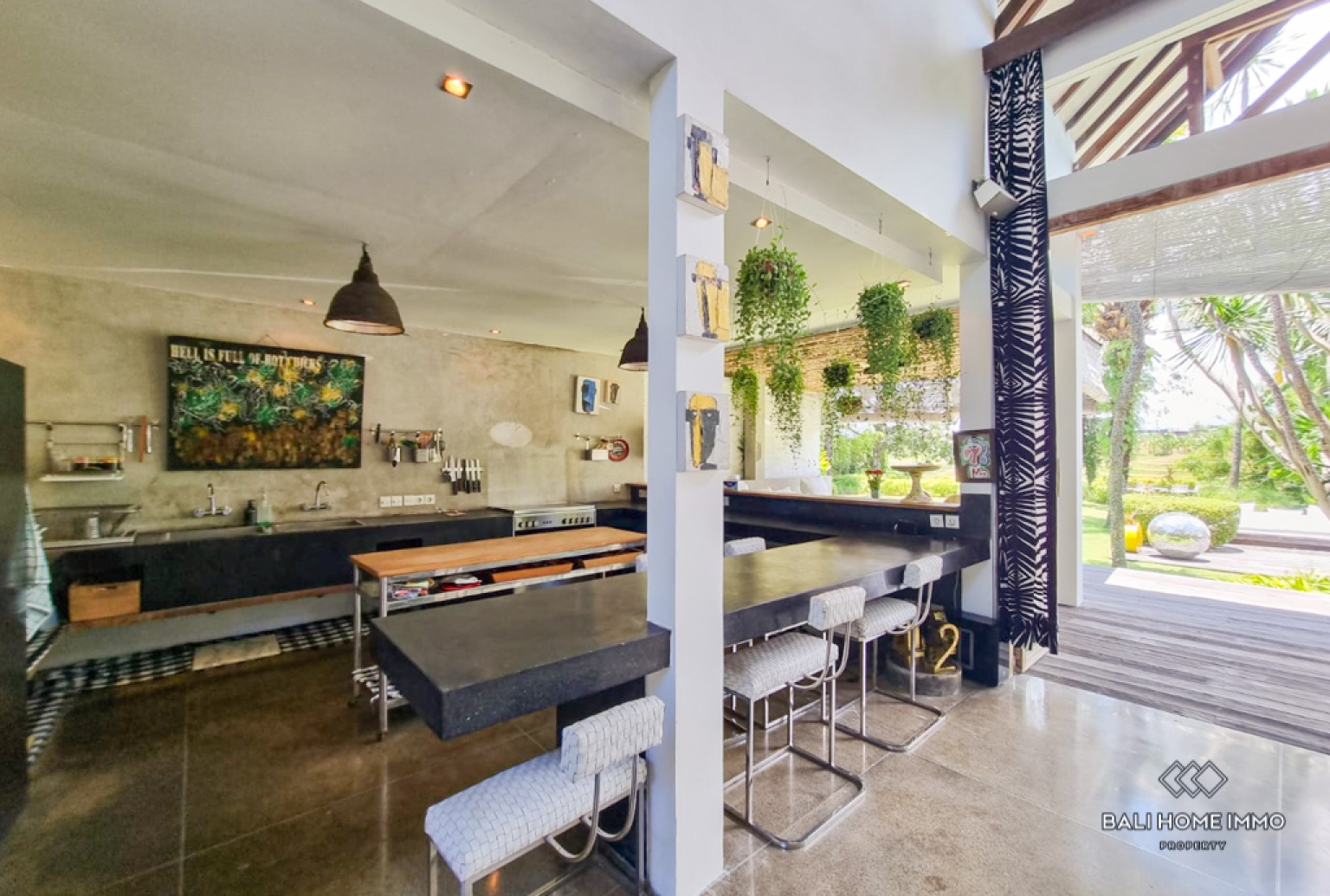 Ricefield View Spacious 5 Bedroom Villa for Rental in Bali Berawa — image 7