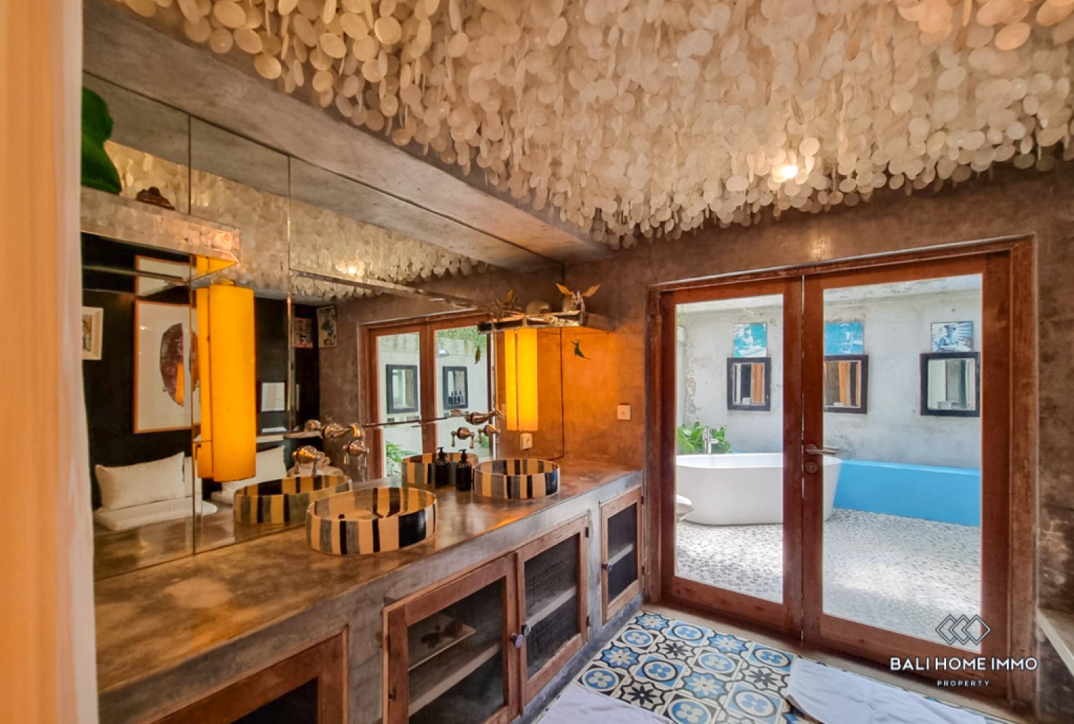Ricefield View Spacious 5 Bedroom Villa for Rental in Bali Berawa — image 17