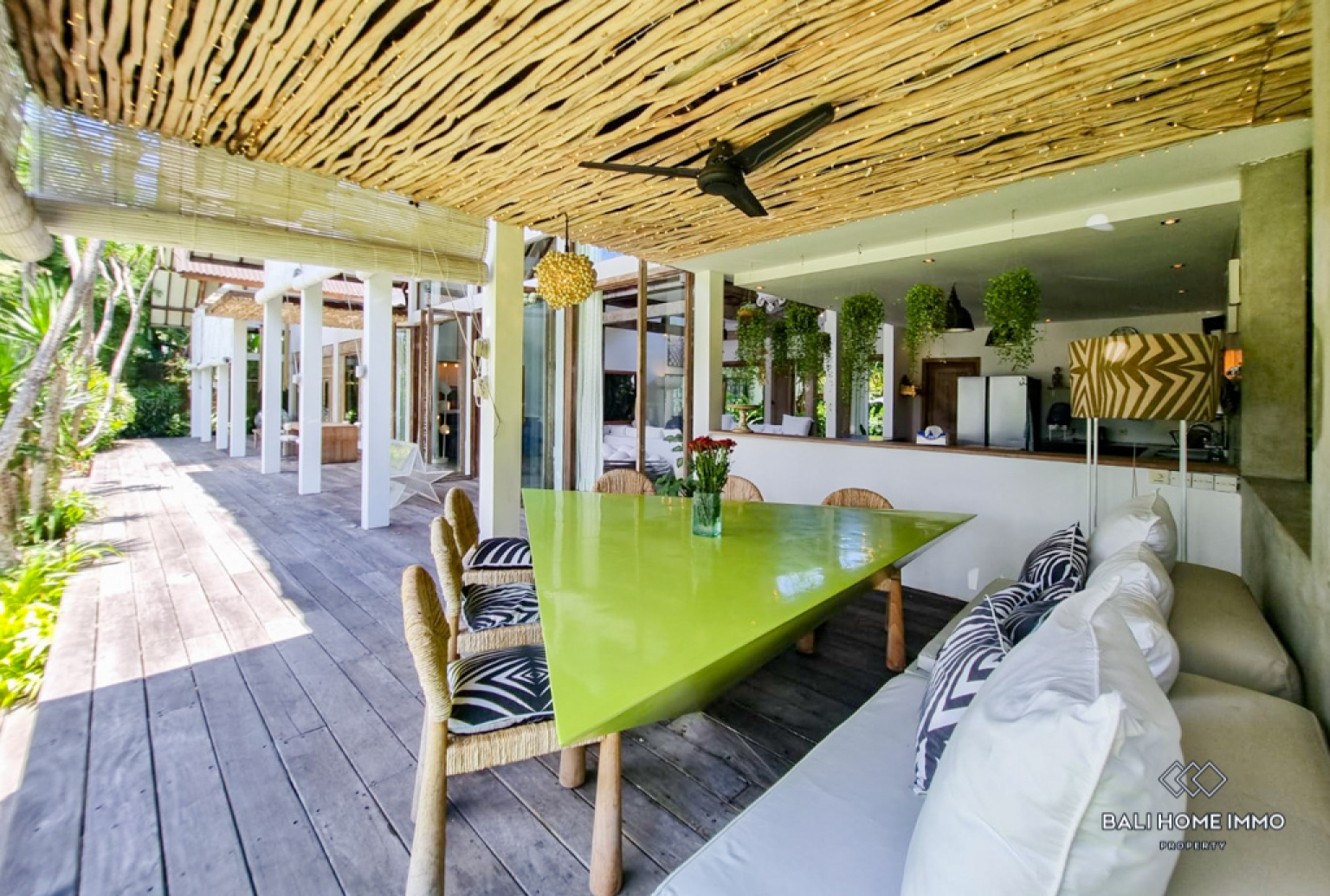 Ricefield View Spacious 5 Bedroom Villa for Rental in Bali Berawa — image 8