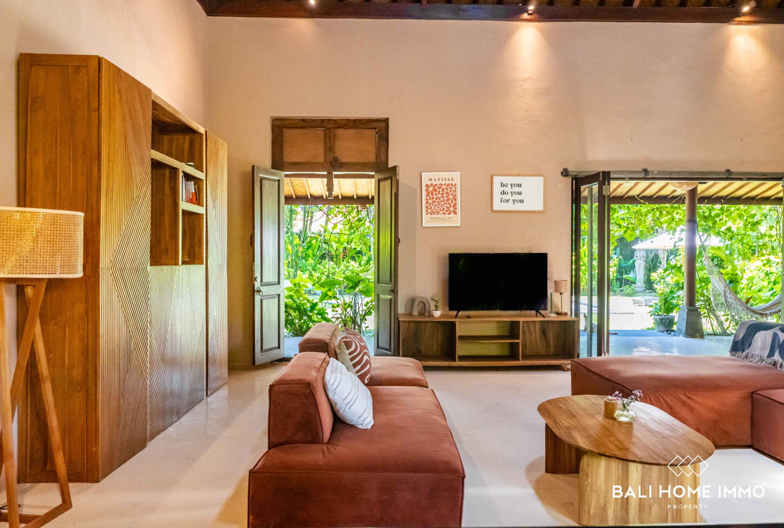 Spacious 3 Bedroom Villa for Rental in Bali Berawa — image 3