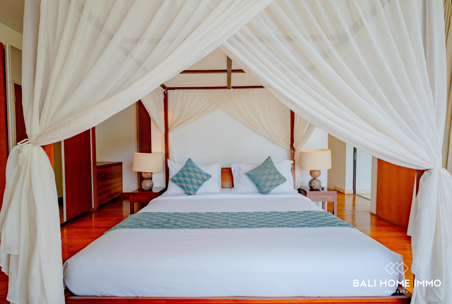 SPACIOUS 4 BEDROOMS VILLA FOR YEARLY & MONTHLY RENTAL IN UNGASAN — image 17