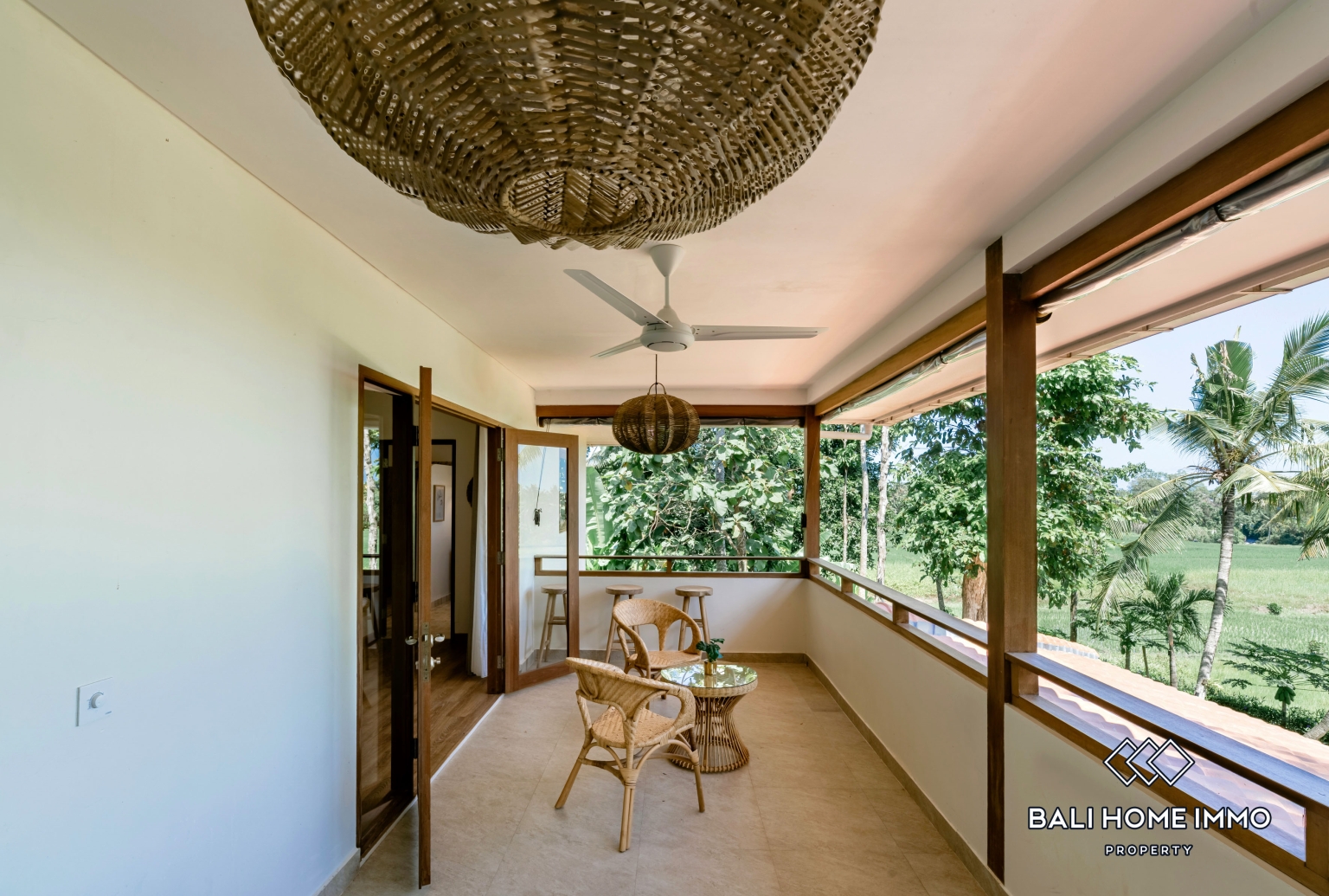 Spacious 5 Bedroom Family Villa for Rent in Kedungu — image 8
