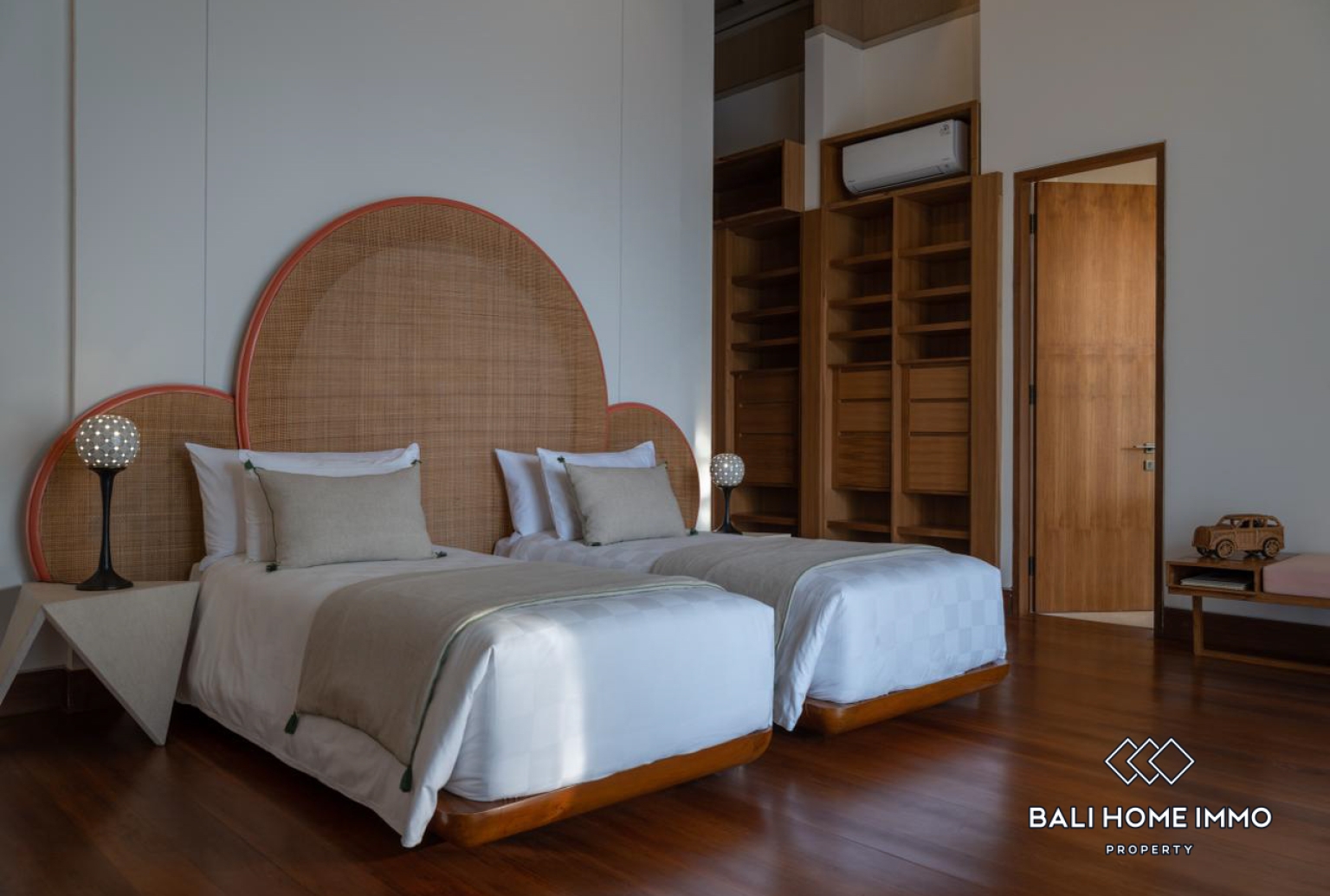 Spacious 5 Bedroom Family Villa for Rent in Umalas — image 10