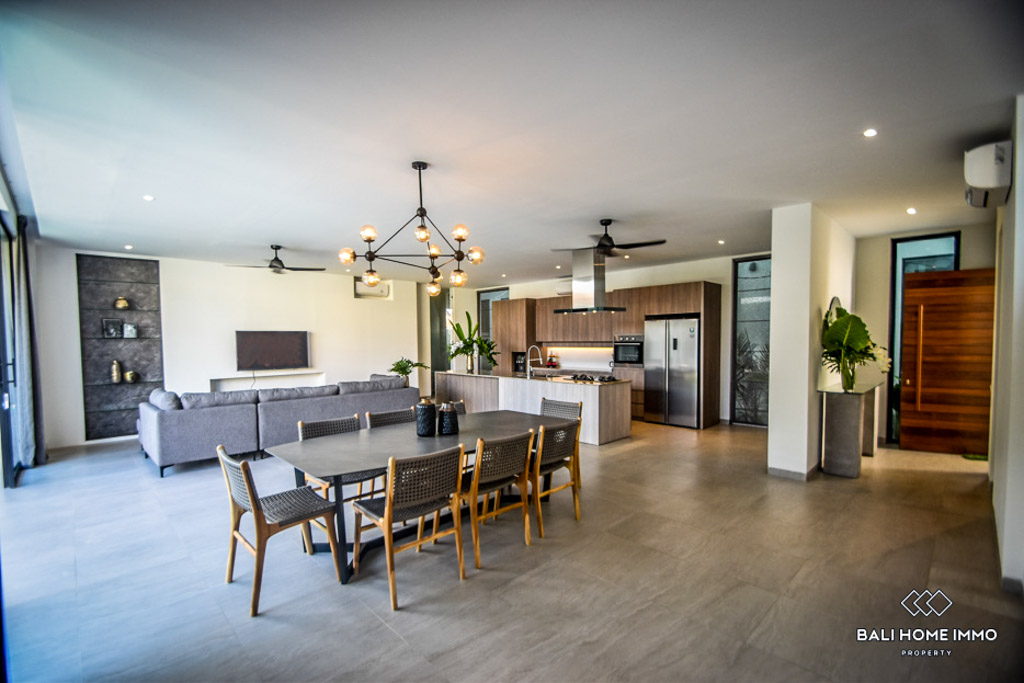Spacious 5 Bedroom for Yearly Rental in Bali Canggu Berawa — image 2