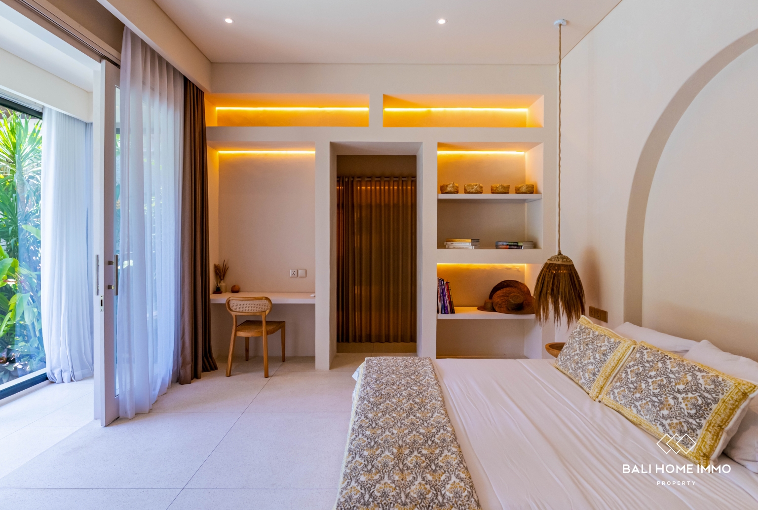 Spacious 5-Bedroom Villa for Rent in Umalas — image 13