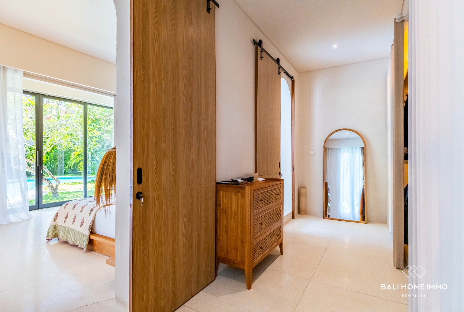 Spacious 5-Bedroom Villa for Rent in Umalas — image 11