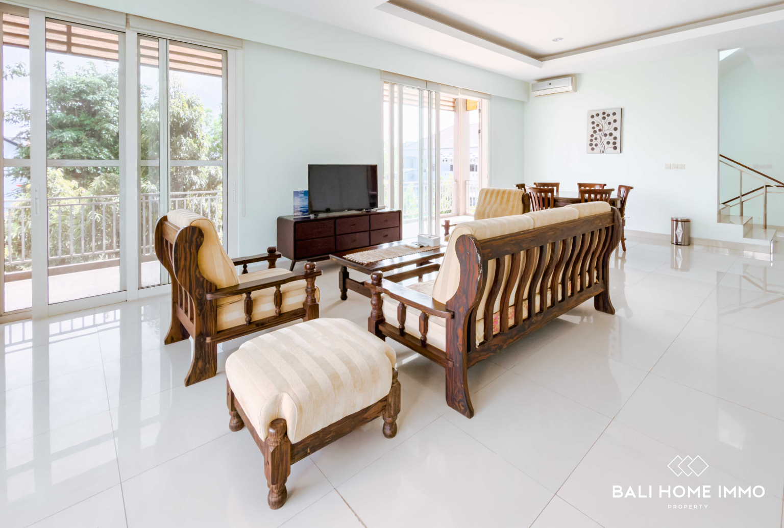 Spacious 6 Bedrooms Villa with Garden for Rent in Uluwatu Ungasan — image 4