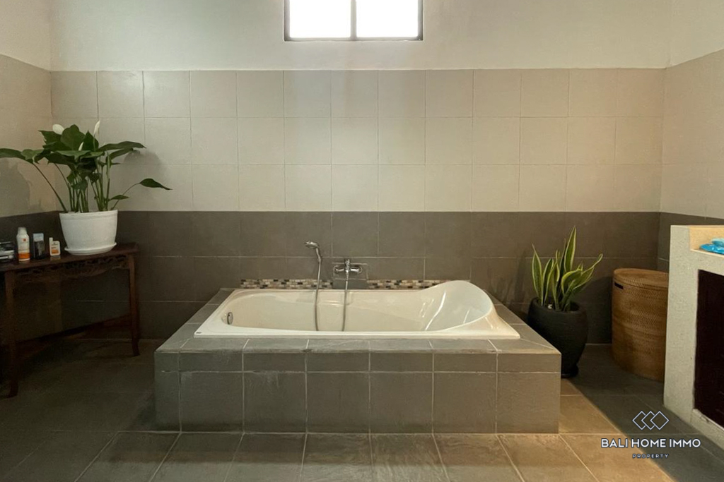 Stunning 3 Bedroom Villa for Monthly Rental in Bali Seminyak — image 16