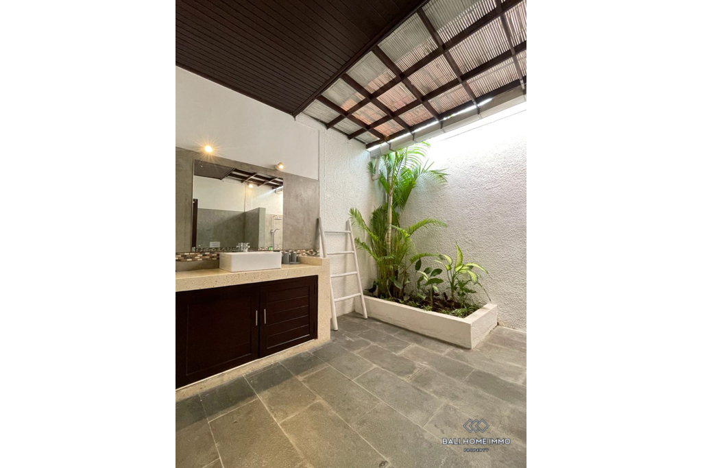 Stunning 3 Bedroom Villa for Monthly Rental in Bali Seminyak — image 17