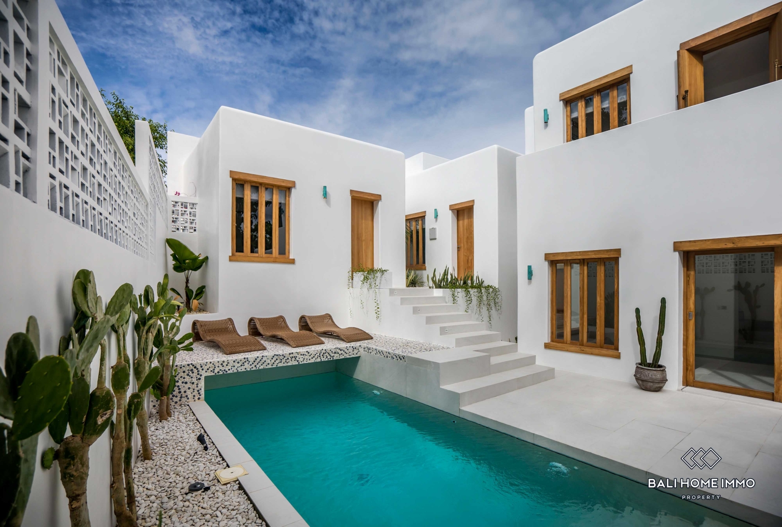 STUNNING 3 BEDROOMS VILLA FOR MONTHLY & YEARLY RENTAL IN BALI - BINGIN