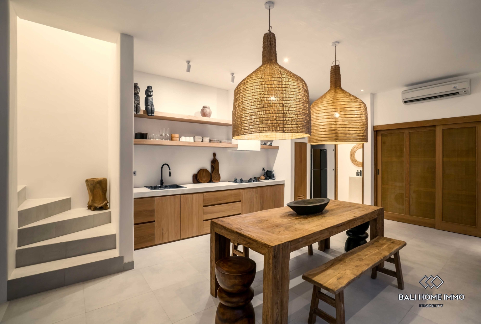 STUNNING 3 BEDROOMS VILLA FOR MONTHLY & YEARLY RENTAL IN BALI - BINGIN — image 7