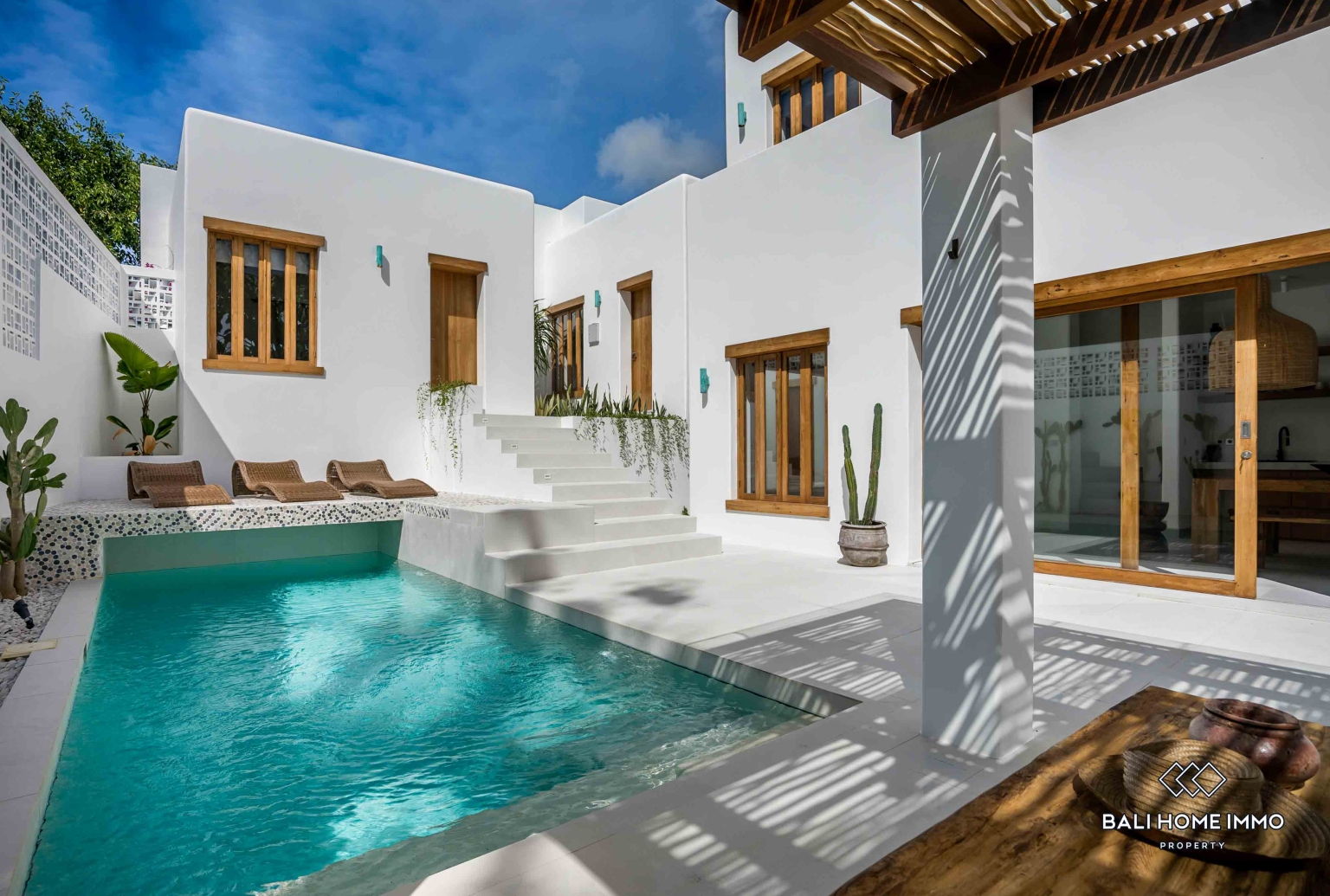 STUNNING 3 BEDROOMS VILLA FOR MONTHLY & YEARLY RENTAL IN BALI - BINGIN — image 1