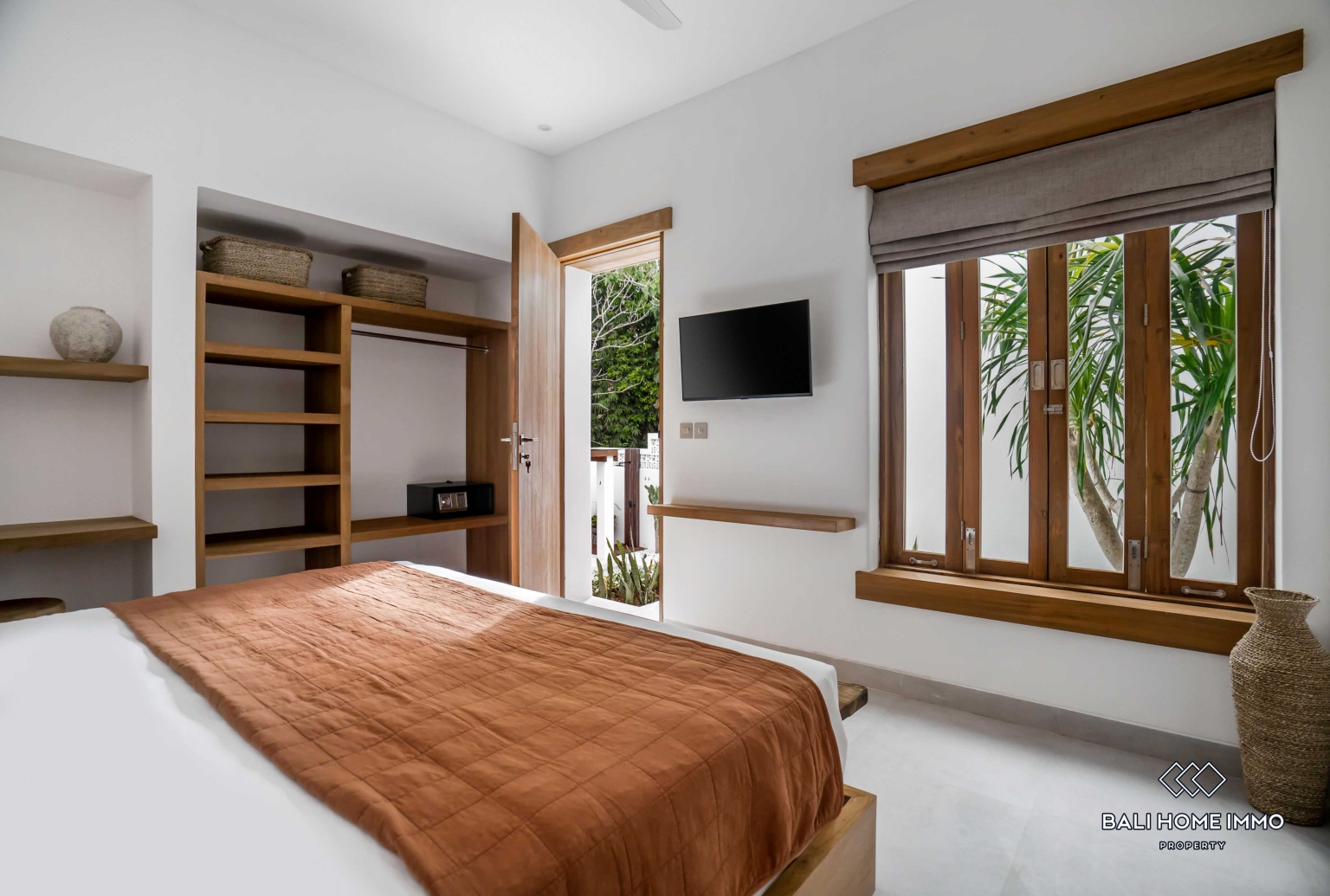 STUNNING 3 BEDROOMS VILLA FOR MONTHLY & YEARLY RENTAL IN BALI - BINGIN — image 11
